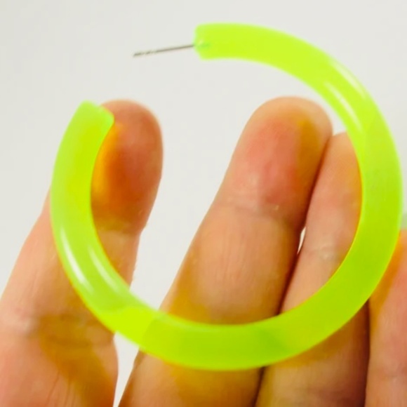 Barbiecore Neon Yellow-Green Acrylic hoop earrings - Picture 3 of 5